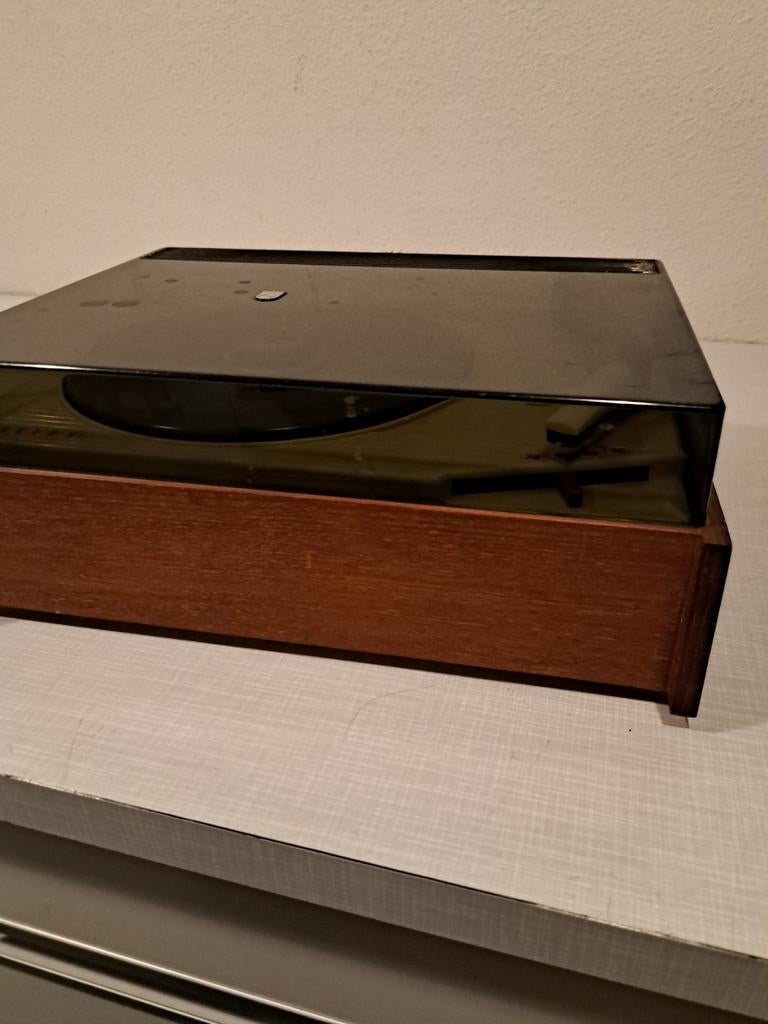 Platenspeler met stofkap - Loopt aan, moet nagekeken, Ophalen of Verzenden