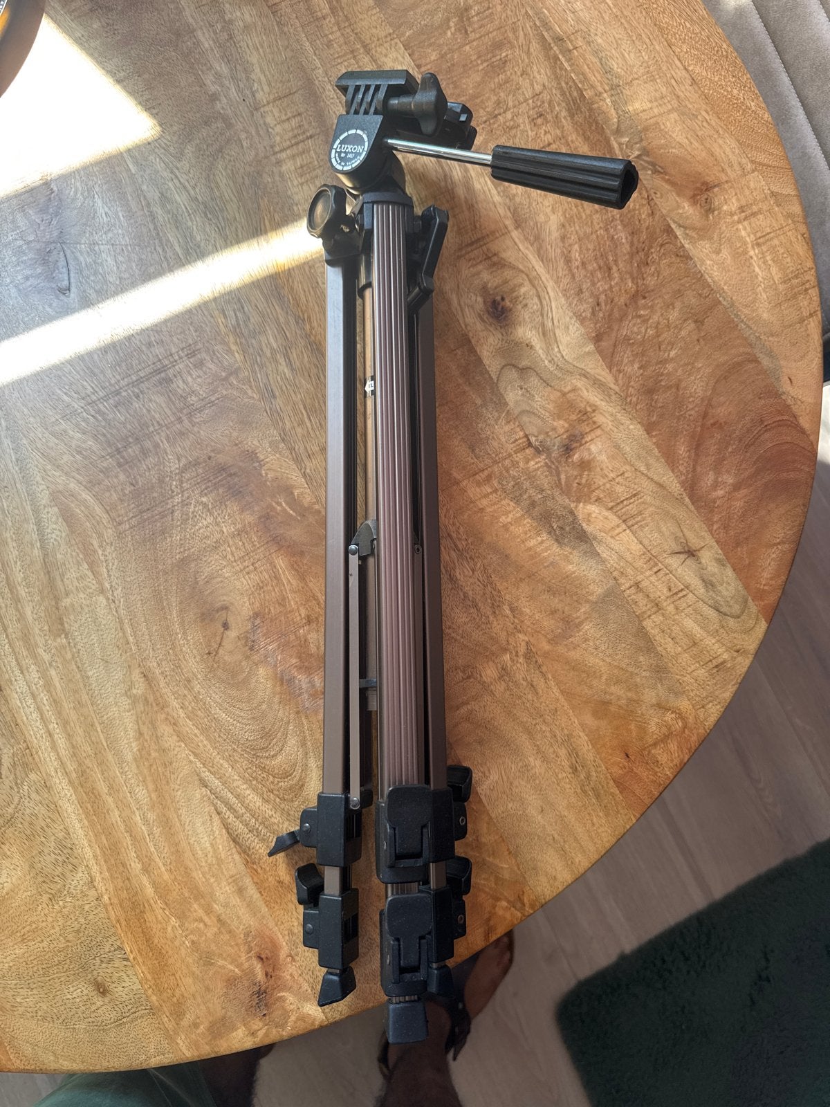 Luxon Statief Nr 1417, Met handvat, 125 tot 150 cm, Gebruikt, Overige merken