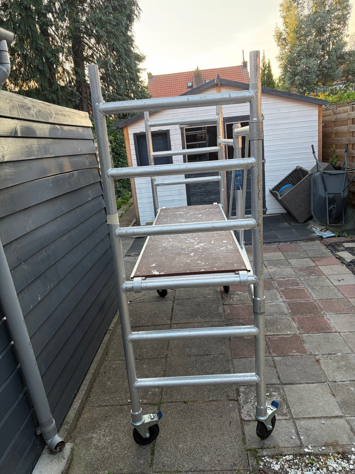 Compacte rolsteiger met wielen, Doe-het-zelf en Verbouw, Steigers, Ophalen, Gebruikt, Rolsteiger of Kamersteiger, Minder dan 2 meter