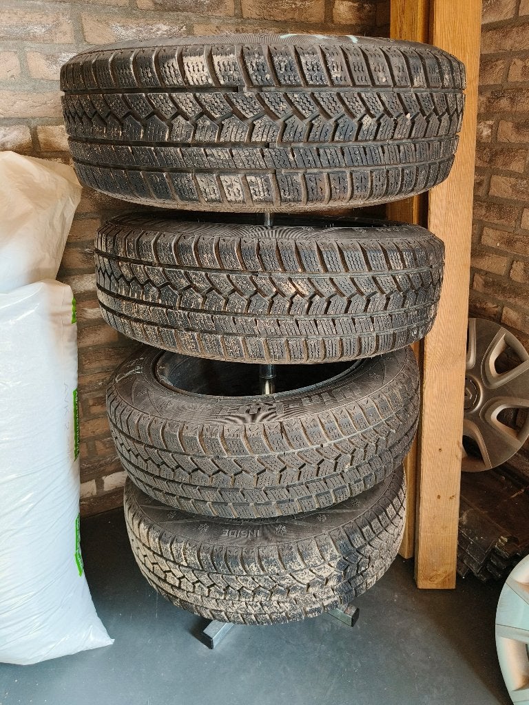 Winterband Hifly WinTuri 212 (set van 4), Ophalen, 15 inch, Banden en Velgen, Nieuw