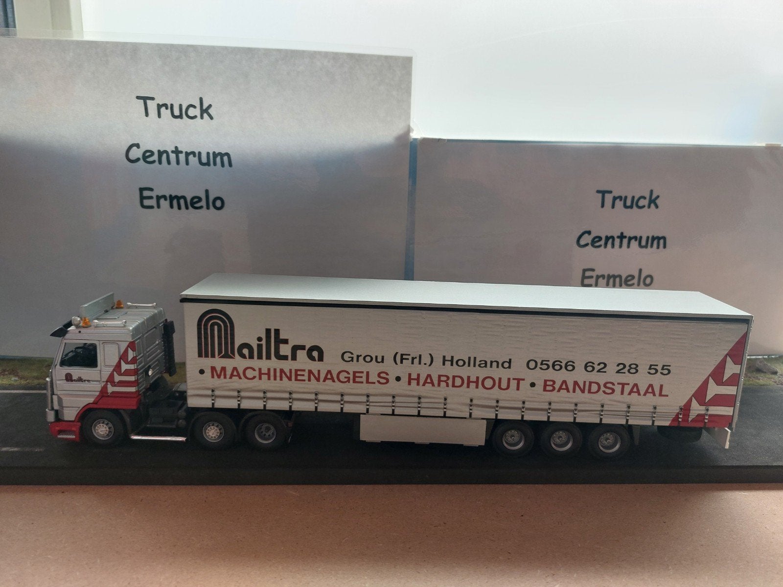 Nailtra
Scania 3 R 143M-420 6 x 2 Streamline met schuifzeilo, Ophalen of Verzenden, Nieuw, Bus of Vrachtwagen, Tekno