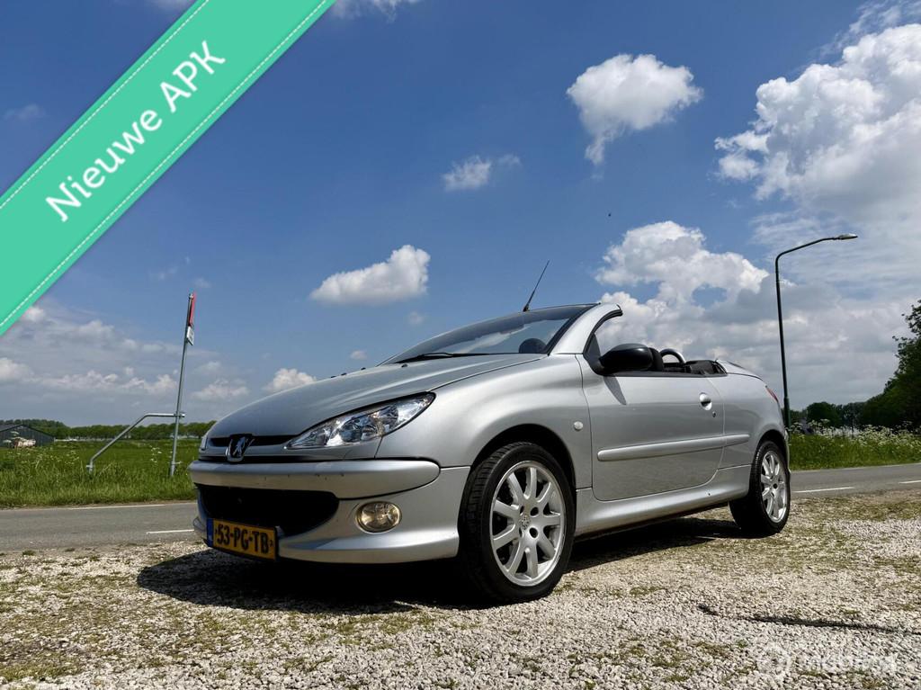 Peugeot 206 CC 1.6-16V Roland Garros, BJ 2004, APK Mei 2027, Voorwielaandrijving, Gebruikt, 4 cilinders, Cabriolet