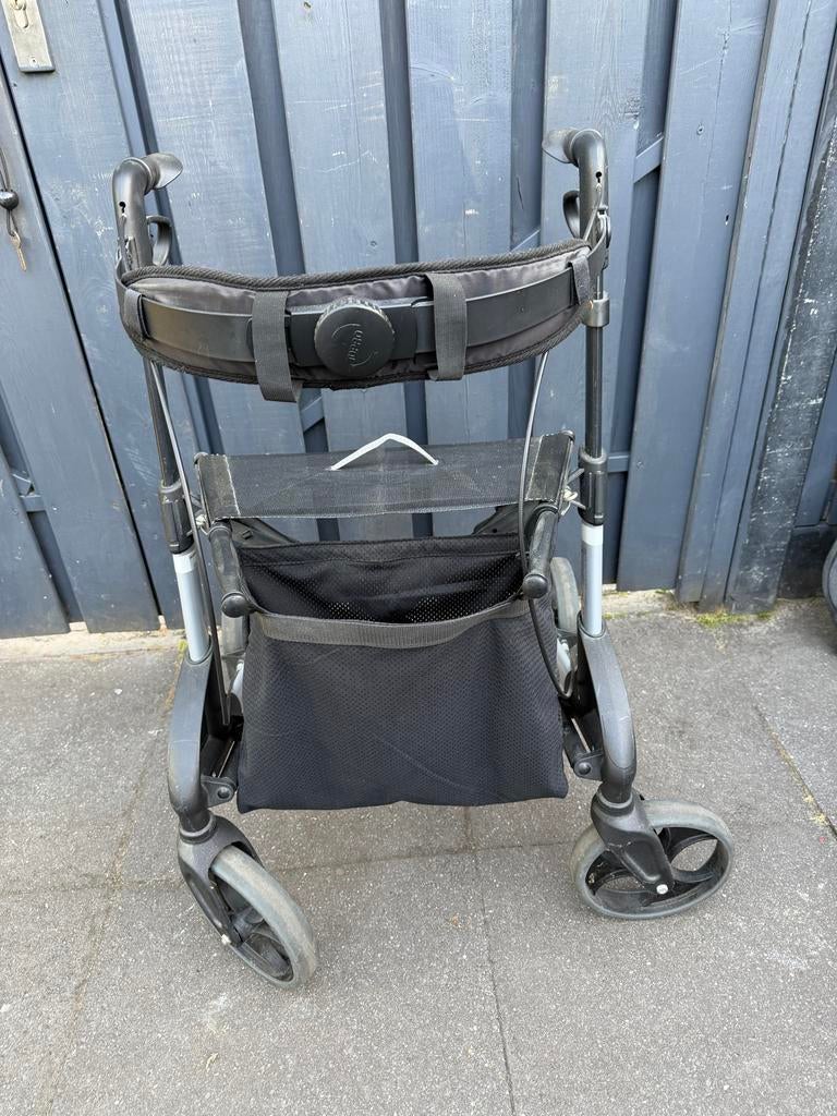Licht gewicht Rollator, Diversen, Rollators, Ophalen, Zo goed als nieuw