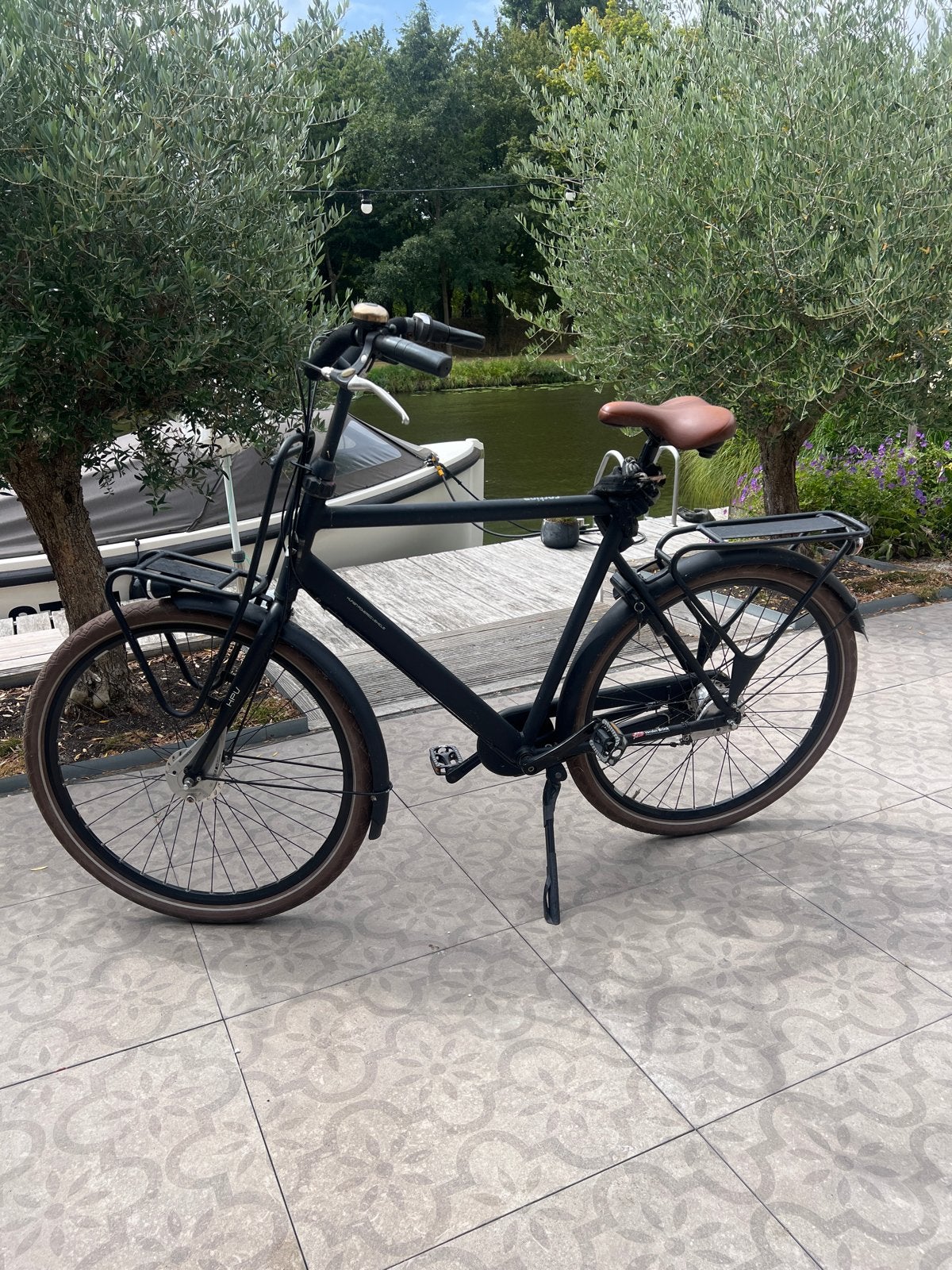 Zwarte transportfiets met voordrager en slot, Fietsen en Brommers, Trommelrem, Ophalen, Overige merken, 53 tot 56 cm