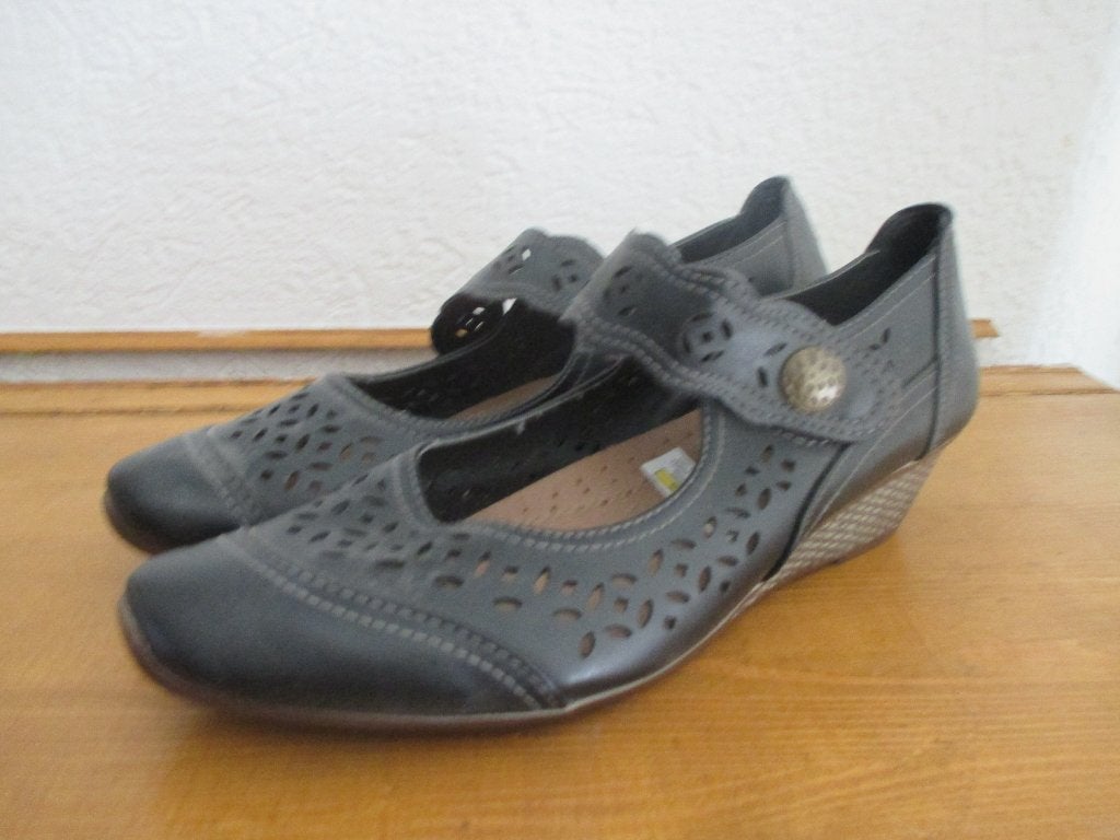 schoenen 42, nieuw  voor 7 euro, Kleding | Dames, Schoenen, Schoenen met lage hakken, Zwart, Nieuw, Ophalen of Verzenden