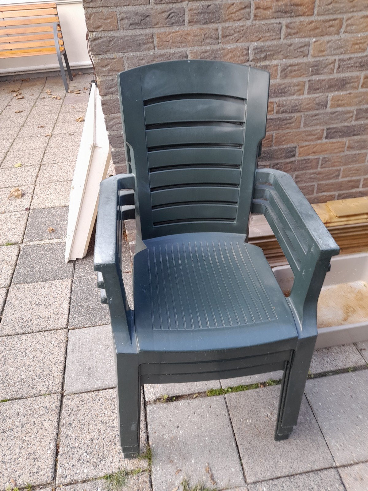 3 donkergroene tuinstoelen - gratis af te halen, Ophalen
