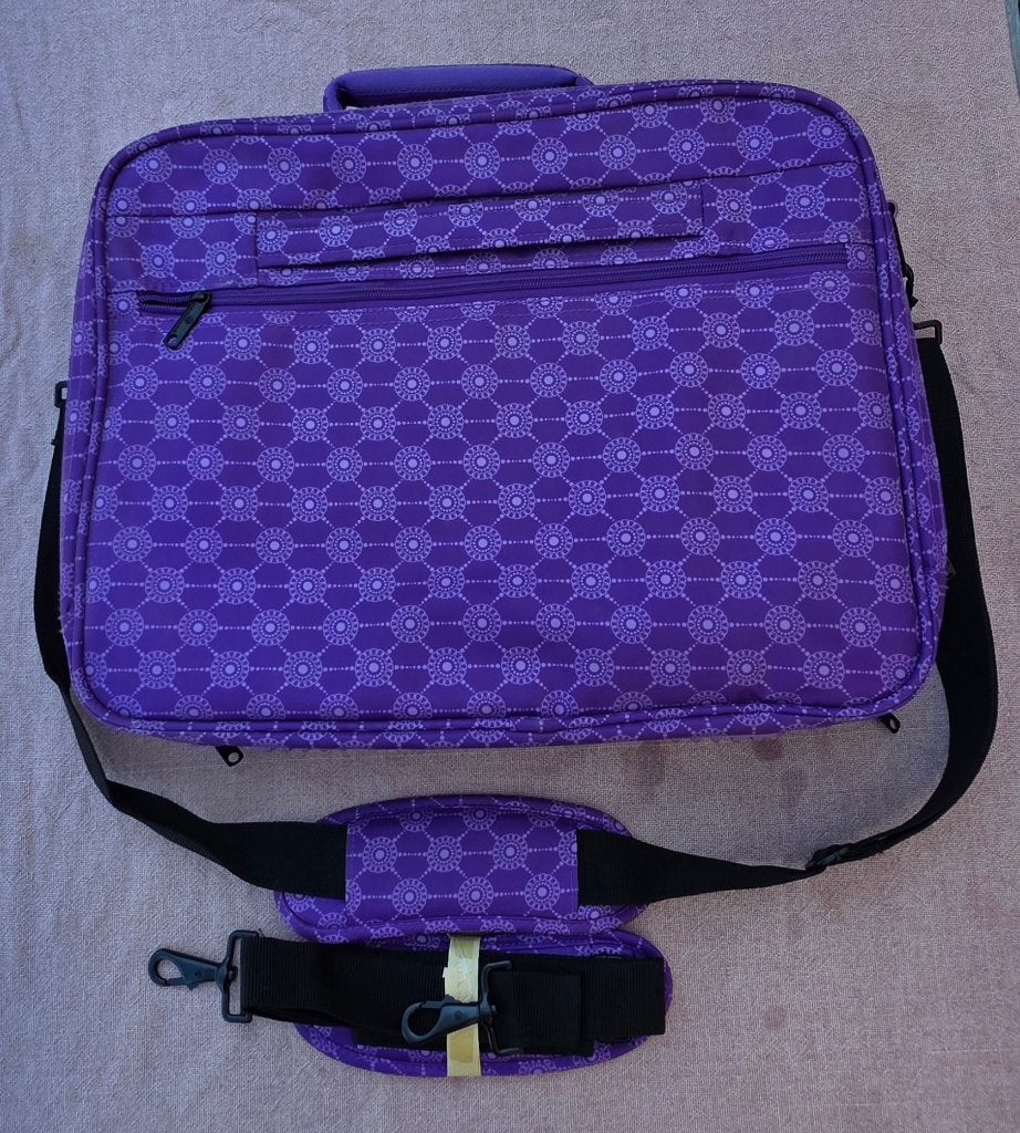 Laptoptas Magicase paars, Computers en Software, Laptoptassen, Gevoerd laptopvak, Magicase, 17 inch of meer, Zo goed als nieuw