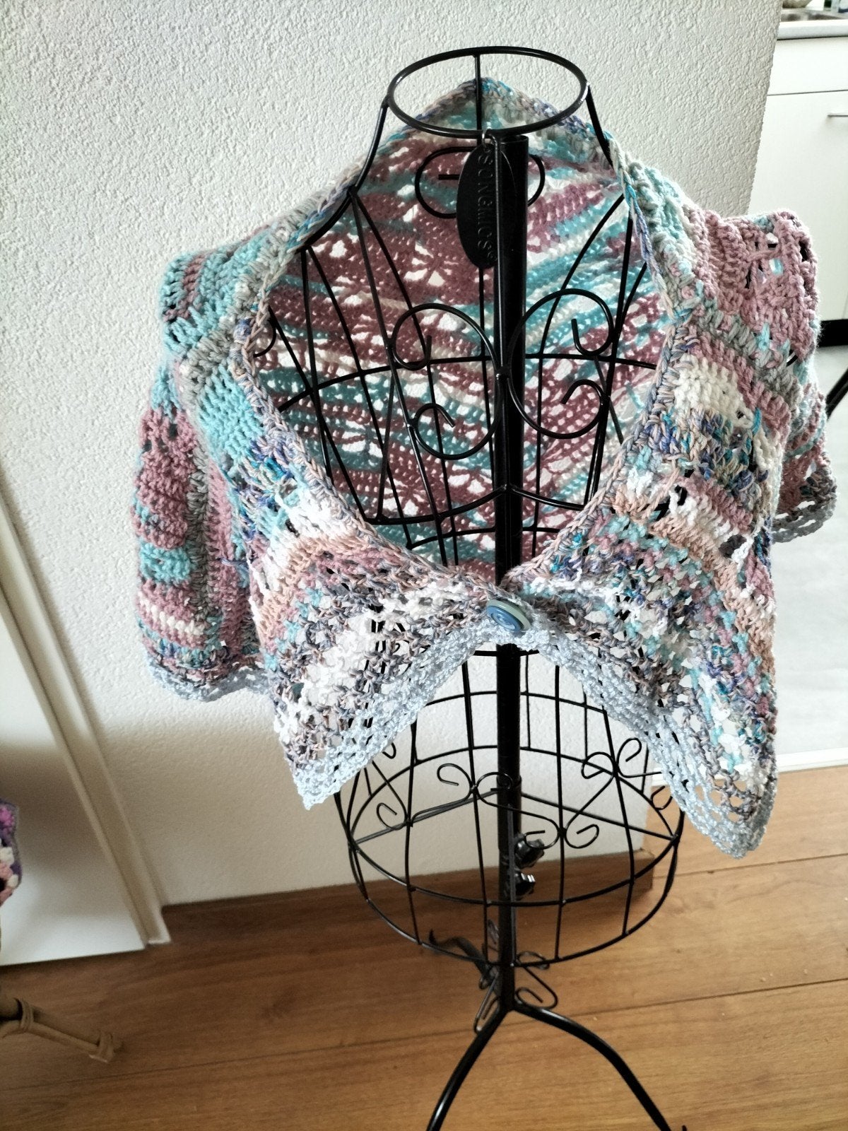 Gehaakte vlinder Top..sjaal met.M/L, Ophalen of Verzenden, Nieuw, Haken, Overige typen