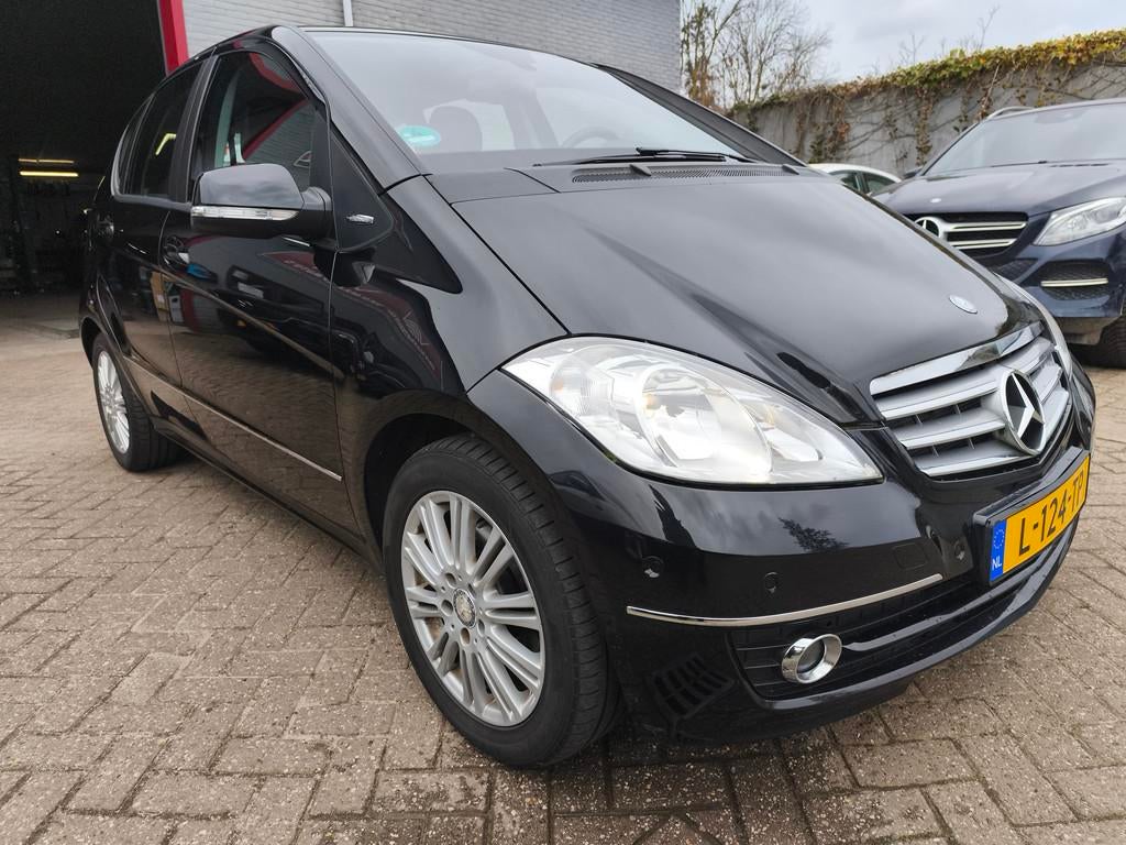 Mercedes-Benz A-Klasse A160 BlueEFFICIENCY Elegance, Auto's, Mercedes-Benz, 15 km/l, Traction-control, Zwart, Origineel Nederlands
