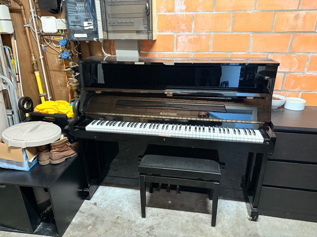 piano W. Hoffmann 117 cm Zwart, Muziek en Instrumenten, Ophalen, Gebruikt, Zwart, Piano