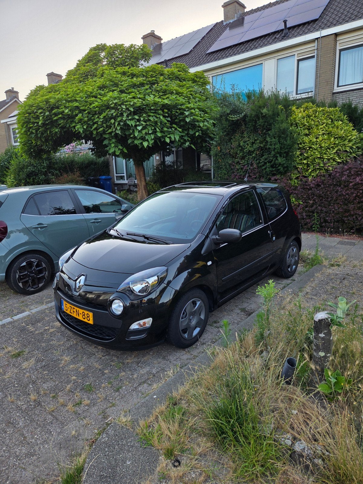Renault Twingo 1.2 16v 75pk 2015 Zwart, Auto's, Renault, Particulier, Twingo, Airbags, Airconditioning, Bluetooth, Centrale vergrendeling