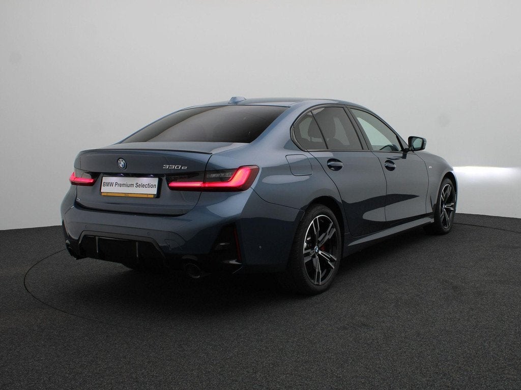 BMW 3 Serie Sedan 330e M Sportpakket Pro | Innovation Pack |, Auto's, BMW, Automaat, 1998 cc, Gebruikt, 4 cilinders