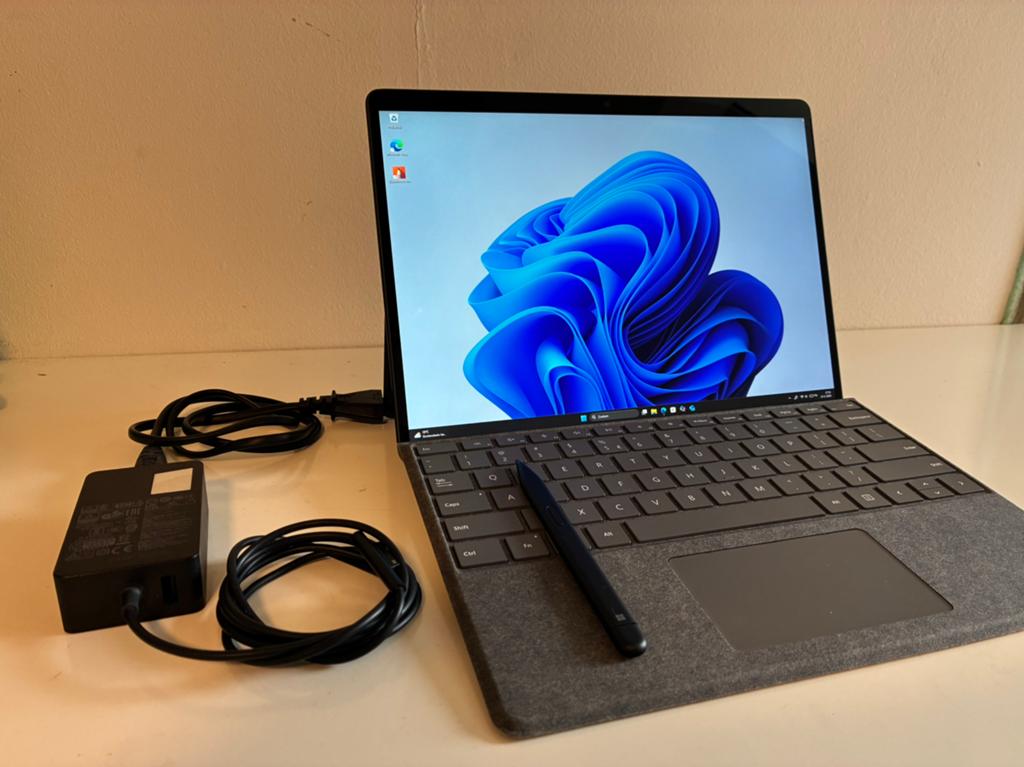 Surface Pro 9 - i5 - 256gb - 8 gb RAM - Slim Pen 2 Zwart, Computers en Software, Windows Laptops, Zo goed als nieuw, 13 inch, SSD