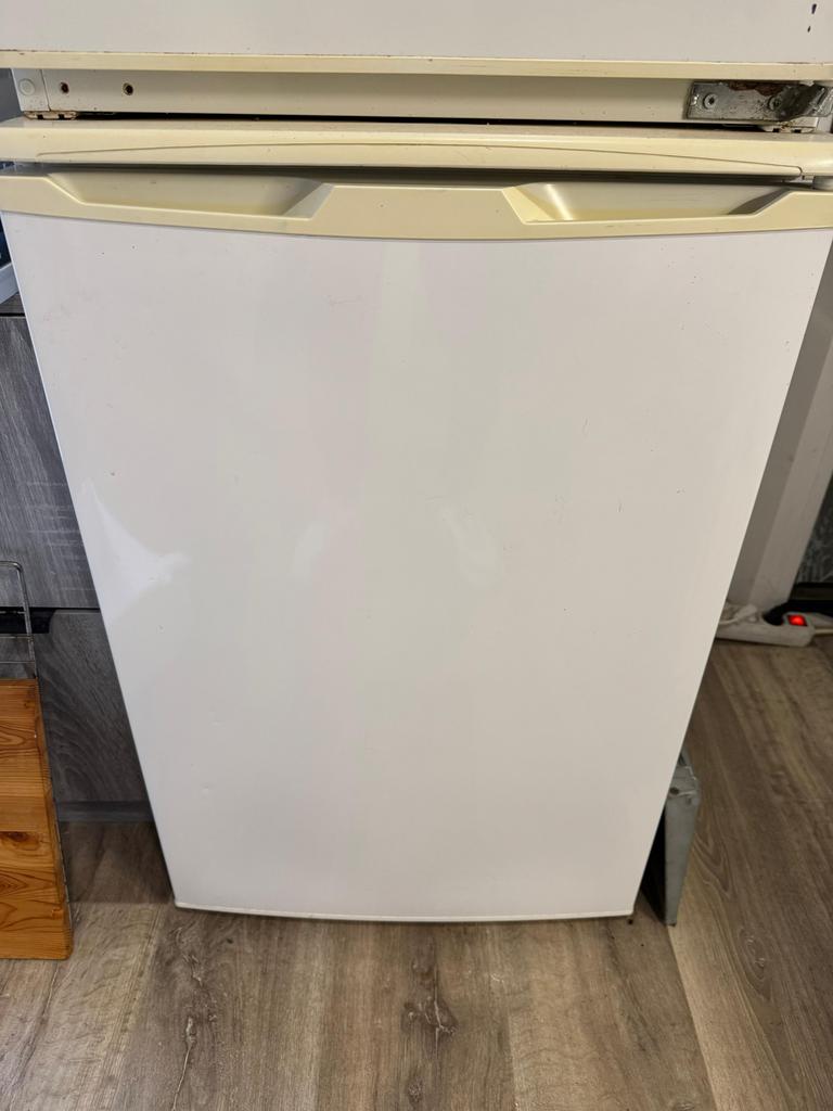Vriezer vrijstaand, Witgoed en Apparatuur, Vriezers en Diepvrieskisten, Gebruikt, Minder dan 60 cm, Ophalen of Verzenden, Energieklasse A of zuiniger