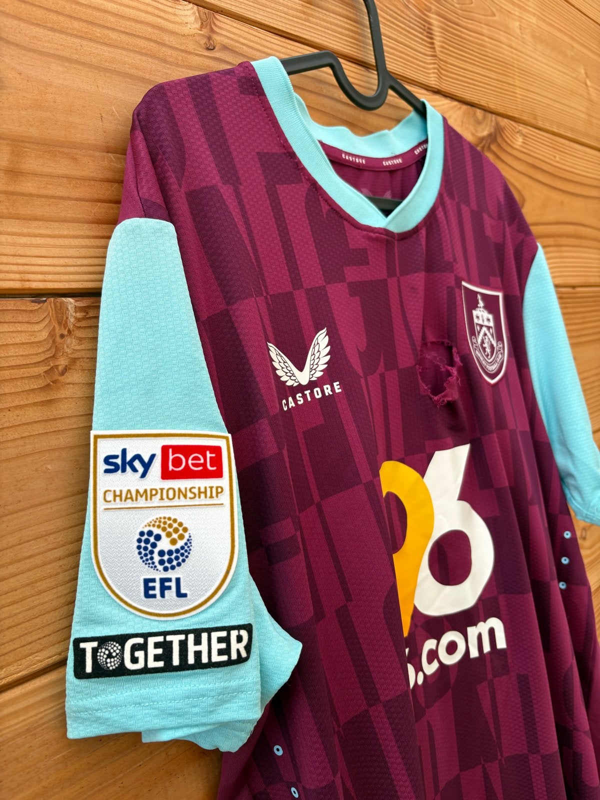 Matchworn Burnley shirt met COA - Uniek gescheurd detail, Ophalen of Verzenden, Gebruikt, Shirt