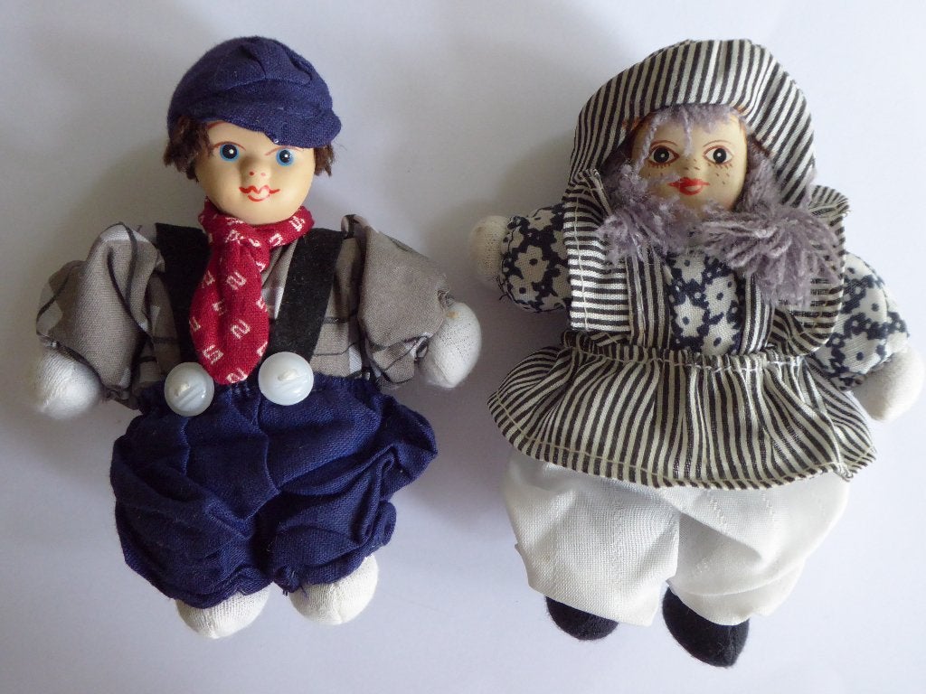 2 klederdracht poppetjes met keramiek hoofd, Verzamelen, Poppetjes en Figuurtjes, Ophalen of Verzenden, Gebruikt