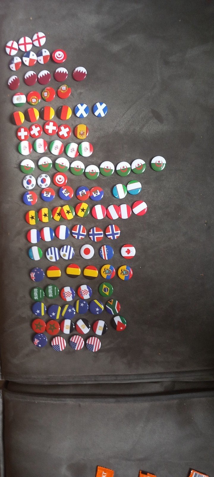 Ruilen  nodig: bih, irq, cgo., Verzamelen, Speldjes, Pins en Buttons, Ophalen of Verzenden, Overige onderwerpen