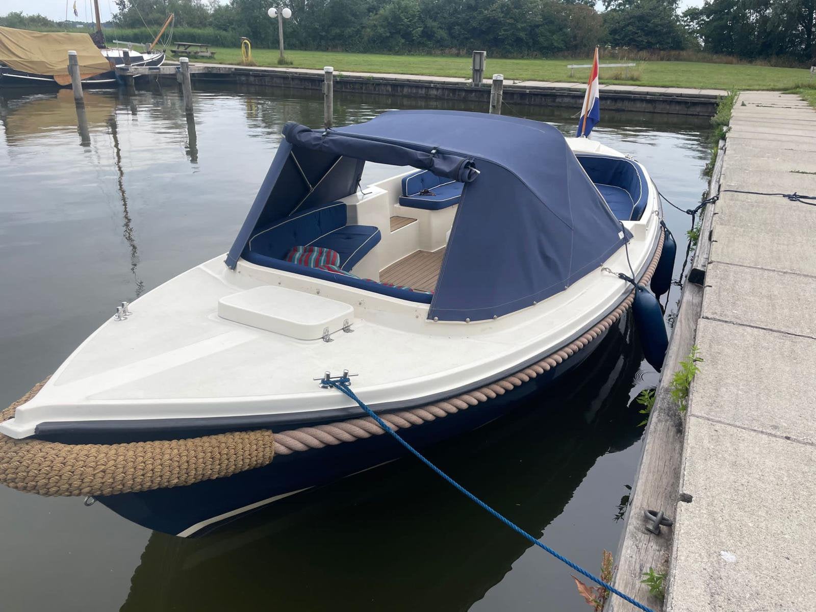 icelander 22 met lombardini 2 cillinder slechts 680 vaaruren, Ophalen, Binnenboordmotor, Diesel, Zo goed als nieuw