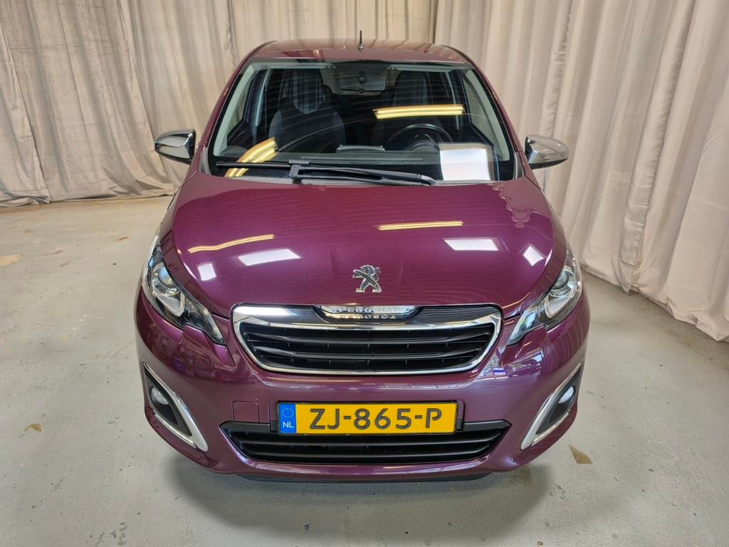 Peugeot 108 Allure met lage km stand 1.0 E-vti 72pk 5D 2019, Voorwielaandrijving, Stof, Zwart, Overige kleuren