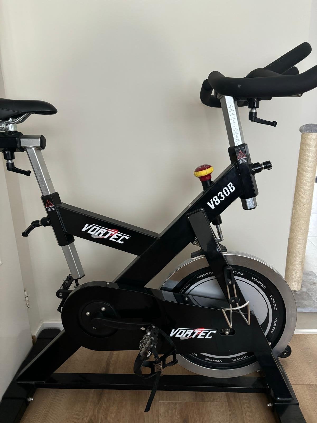 Vortec V830B Spinningfiets - Zeer nette staat, Ophalen, Spinningfiets, Zo goed als nieuw, Metaal