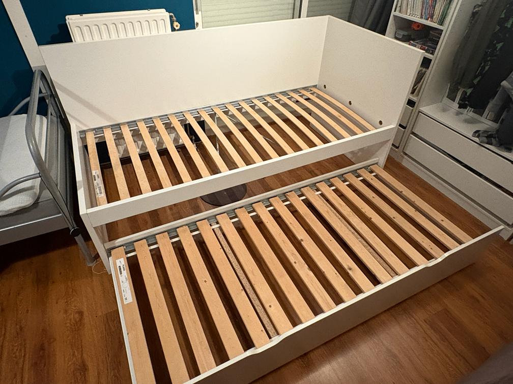 Uitschuifbaar Ikea bed, Ophalen, Zo goed als nieuw, 180 cm of meer, 85 tot 100 cm