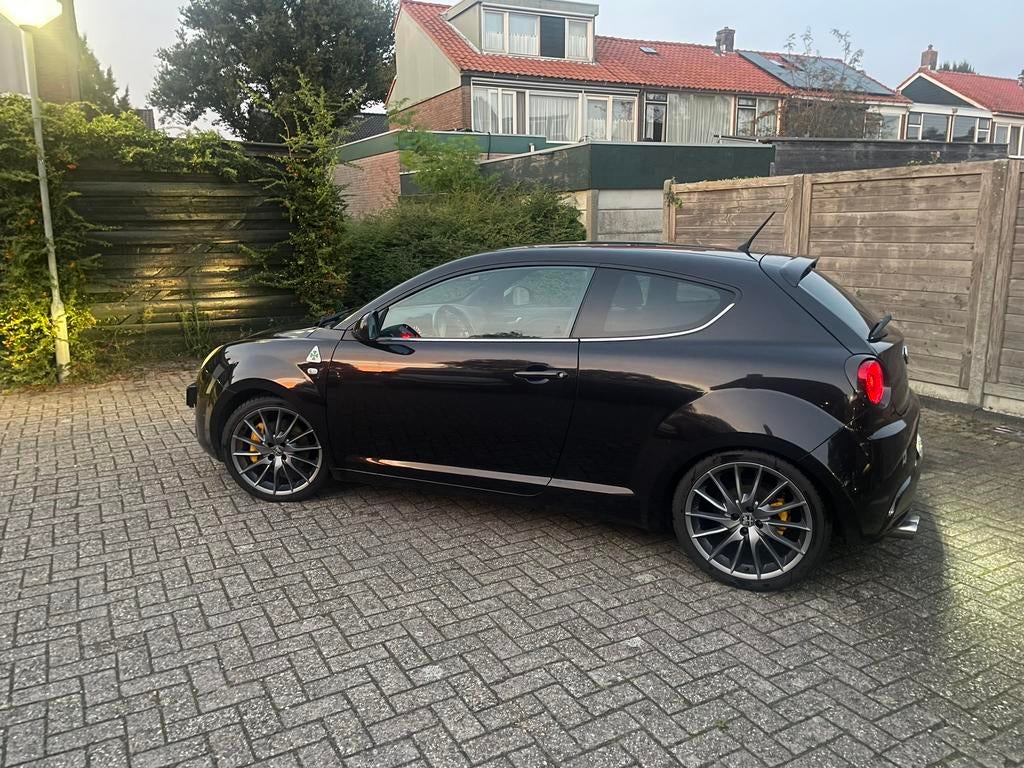 Alfa Romeo MiTo 1.4 Turbo 125KW Multi AIR 2011 Zwart, Auto's, Voorwielaandrijving, 4 cilinders, Leder, Handgeschakeld