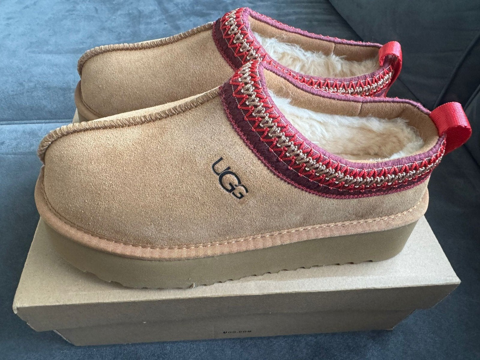Nieuwe UGG Tazz pantoffels - Maat 37, UGG, Bruin, Nieuw, Ophalen of Verzenden