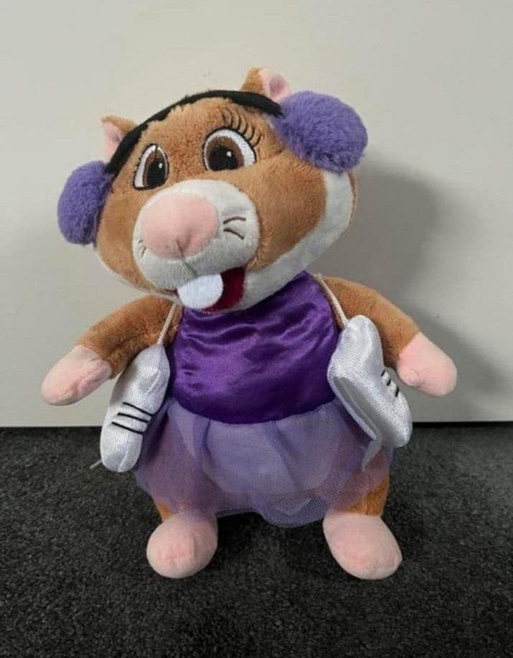 AH hamster knuffel schaatsster, Hamster, Met kleding of accessoire, Ophalen of Verzenden, Zo goed als nieuw