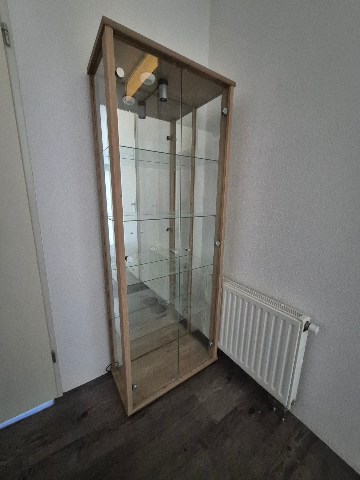 Glazen vitrinekast met verlichting: alleen 3 okt 20% korting, Ophalen, Overige houtsoorten, 50 tot 100 cm, Modern