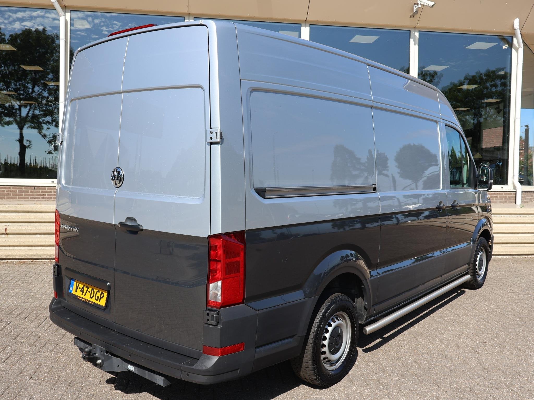Volkswagen Crafter 35 2.0 TDI 140 PK L3H3 TWO-TONE + 3000 KG, Auto's, Bestelauto's, Voorwielaandrijving, Stof, Gebruikt, 4 cilinders