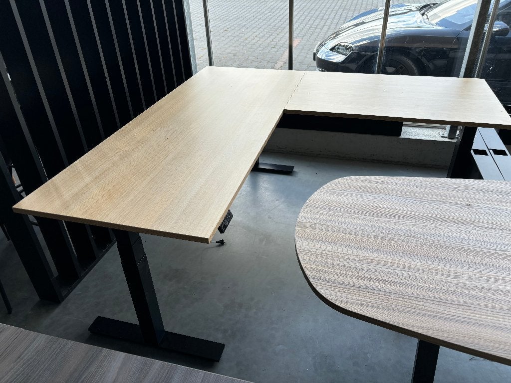 HVC zit/sta hoekbureau - Naturel Eiken/Zwart onderstel, Ophalen, Zwart, Spaanplaat of MDF, Hoekbureau