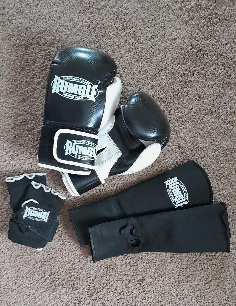 Volledige kickboksset van Rumble, kleine maten, Overige, Vechtsportmateriaal, Ophalen of Verzenden, Zo goed als nieuw