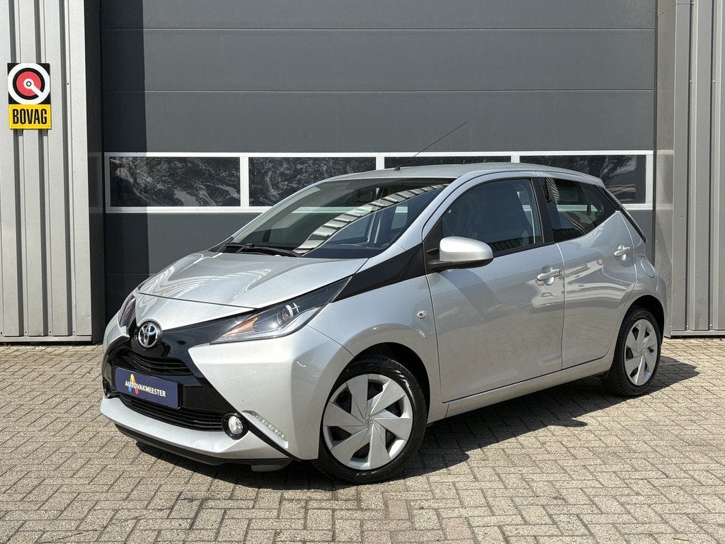 Toyota Aygo 1.0 VVT-i x-play | Airco | Camera | Cruise Contr, Auto's, Toyota, Voorwielaandrijving, 12 maanden, Stof, Gebruikt