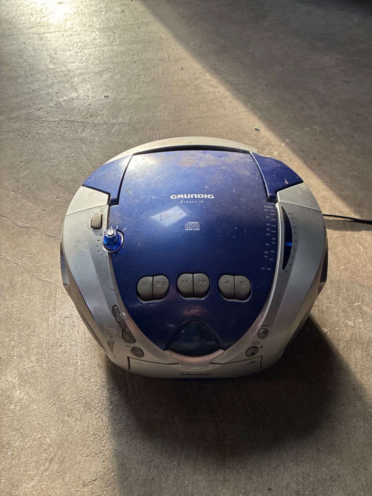 Grundig Freaxx 10 CD-speler Radio - Gebruikt, Ophalen of Verzenden, Gebruikt, Radio, Met cd-speler