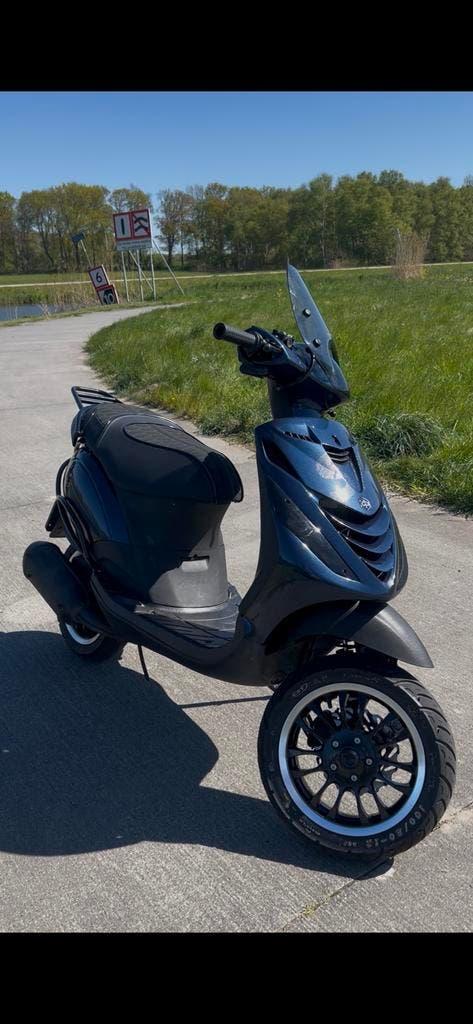 Unieke Piaggio Zip 172 tekoop te ruil, Fietsen en Brommers, Scooters | Piaggio, Ophalen, Tweetakt, Maximaal 45 km/u, Zip