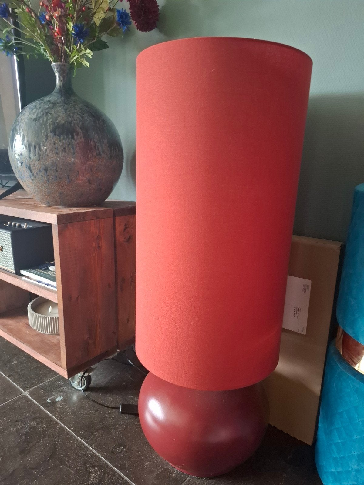 Moderne rode vloerlamp met stoffen kap, Ophalen, E27 (groot), Kunststof, Minder dan 100 cm