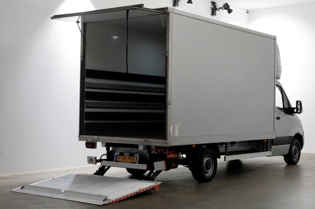 Mercedes-Benz Sprinter 317 CDI 170pk 9G Automaat Bakwagen me, Automaat, Achterwielaandrijving, Gebruikt, Euro 6
