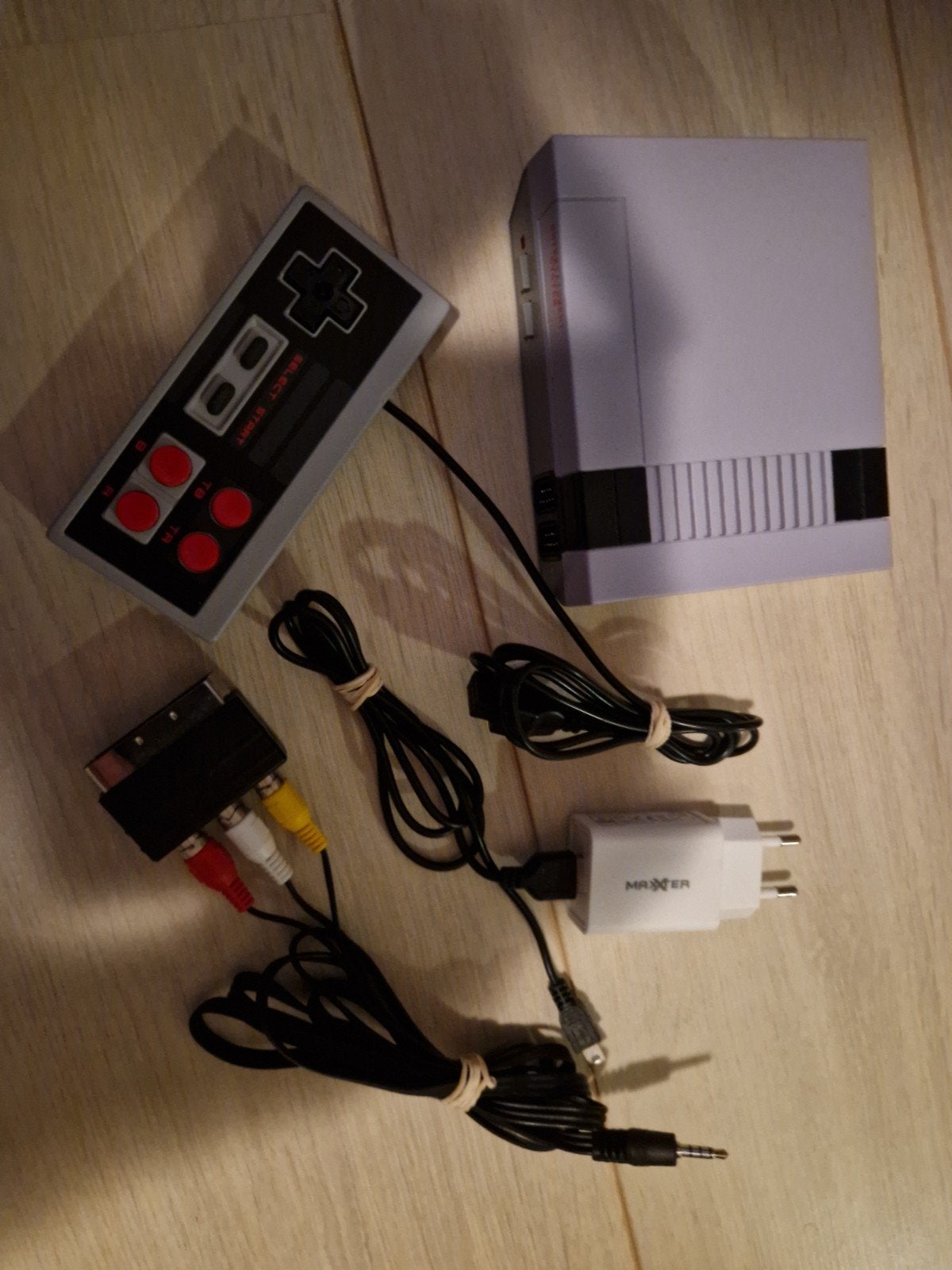 mini spelcomputer console met controller en kabels, Ophalen of Verzenden
