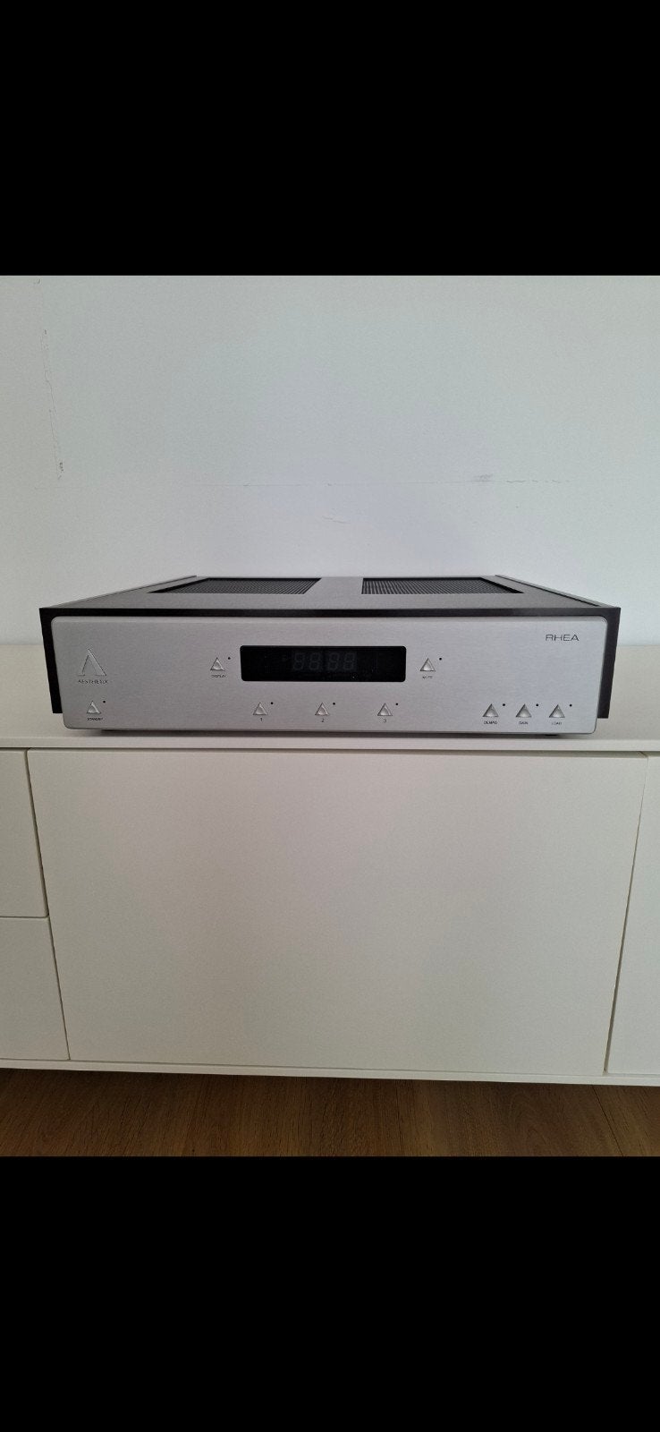 AESTHETIX AUDIO RHEA PHONO PRE AMP, Ophalen of Verzenden, Zo goed als nieuw, Minder dan 60 watt, Overige merken