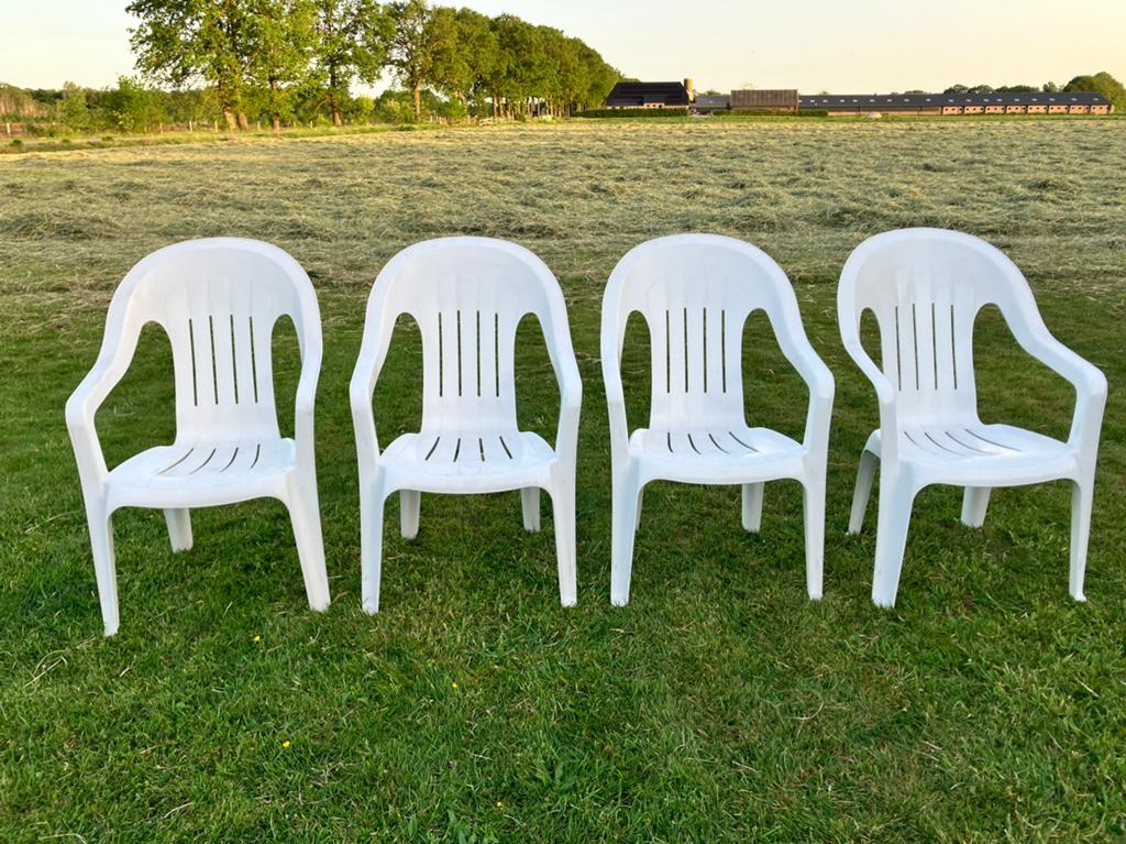 4x Witte Allibert kuipstoelen /stapelstoelen extra brede zit, Ophalen, Zo goed als nieuw, Campingstoel