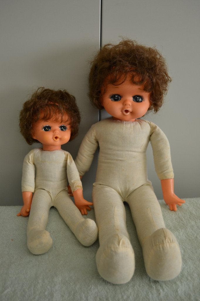 OPRUIMING: 2 leuke oude popjes jaren 1970 NR 5352, Ophalen of Verzenden, Zo goed als nieuw, Pop