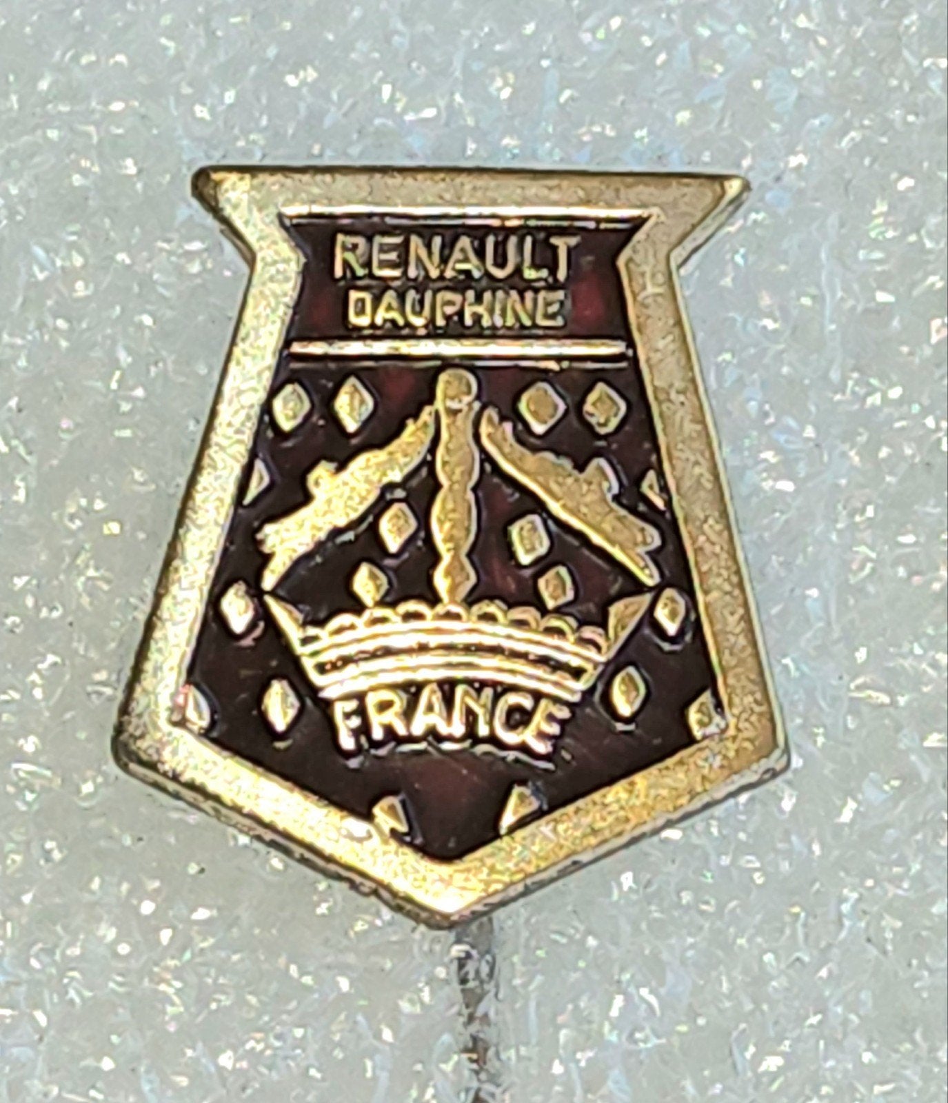 Vintage Renault Dauphine France Speldje, Verzamelen, Ophalen of Verzenden, Gebruikt, Overige onderwerpen, Speldje of Pin