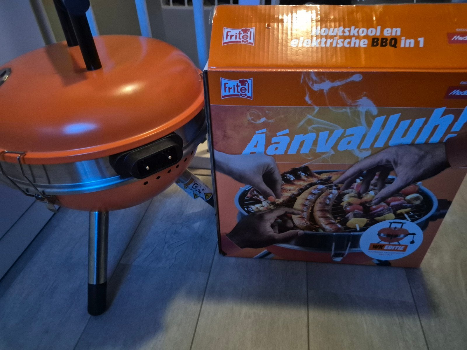 Fritel Houtskool & Elektrische BBQ 2-in-1 WK Editie, Ophalen of Verzenden, Zo goed als nieuw, Fritel