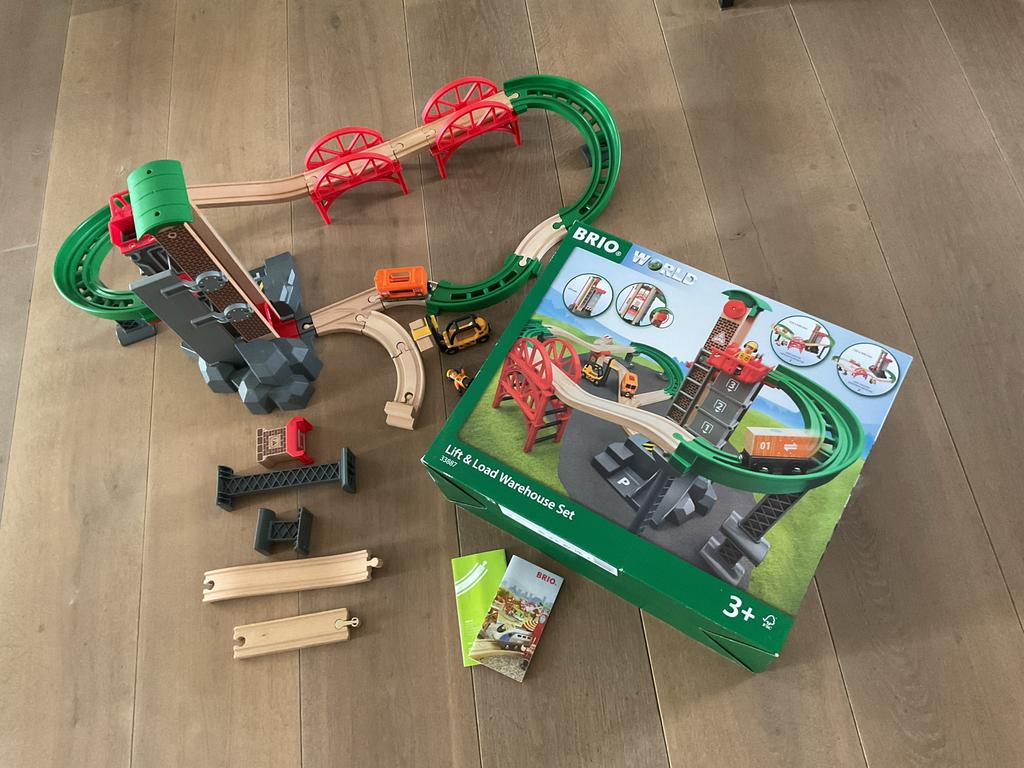 Brio World Lift & Load Warehouse Set 33887, Ophalen of Verzenden, Zo goed als nieuw, Jongen of Meisje