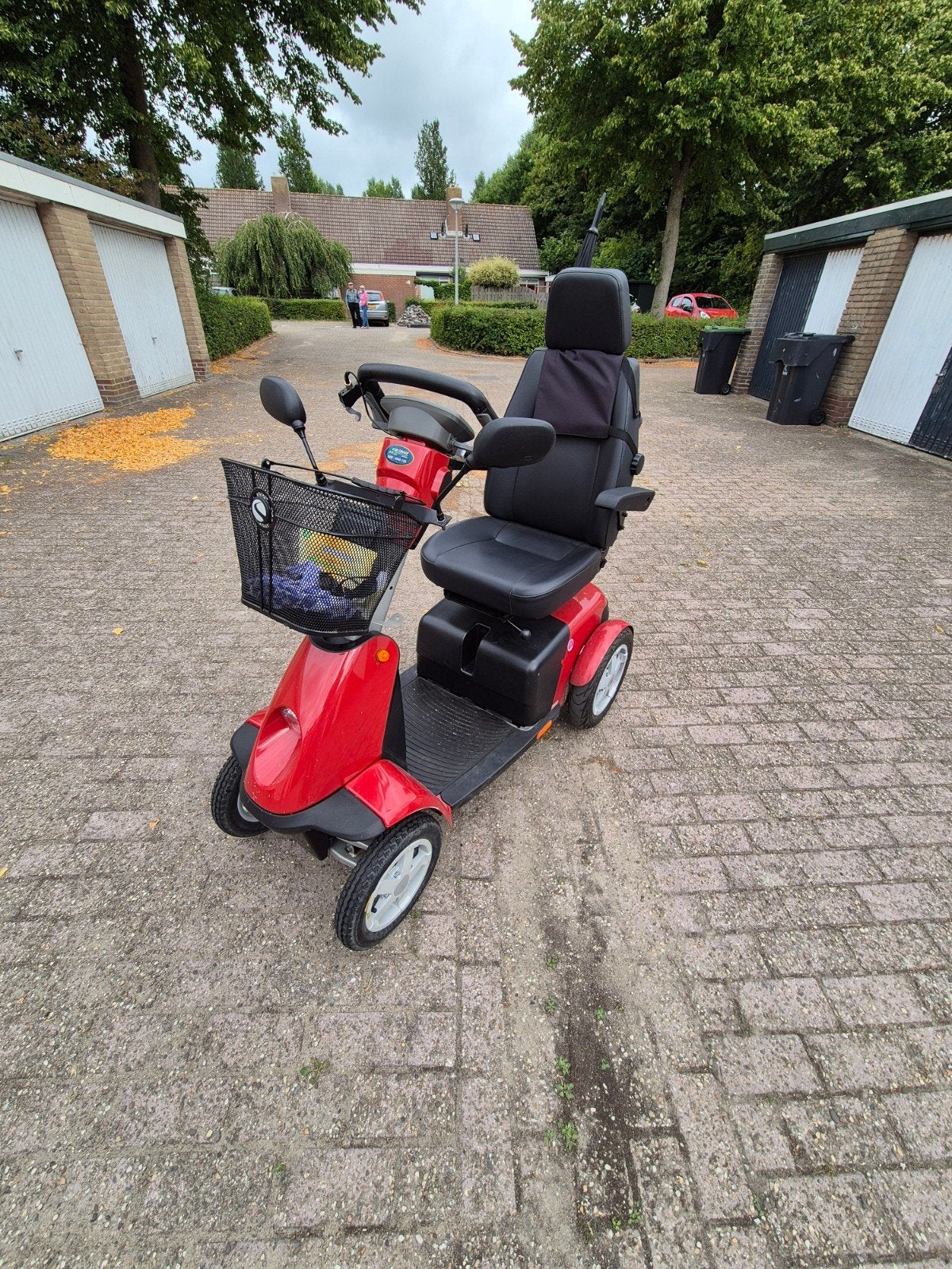 Trophy scootmobiel met lader en rugtas+paraplu, Diversen, Zo goed als nieuw, 36 t/m 45 km, 11 t/m 15 km/u, Ophalen