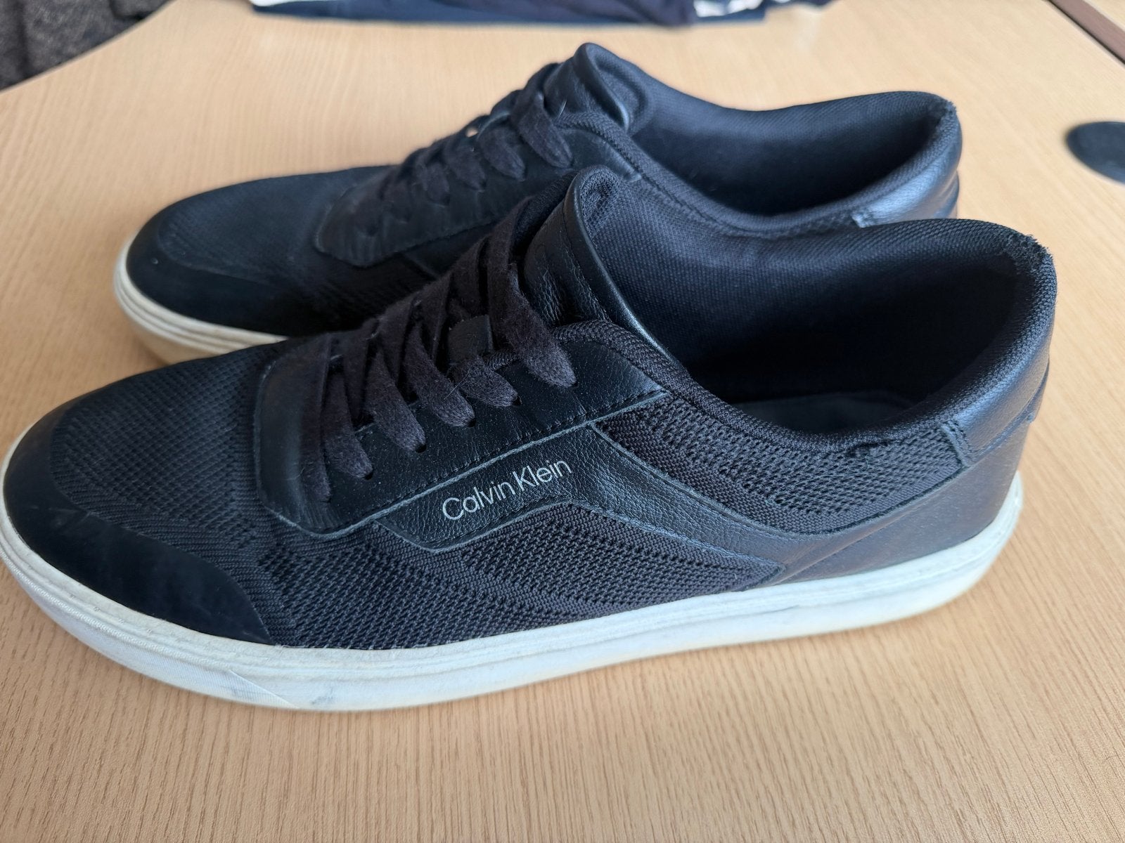 Calvin Klein Low Top Lace Up Knit Sneakers Maat 44, Ophalen of Verzenden, Nieuw, Zwart, Sneakers of Gympen