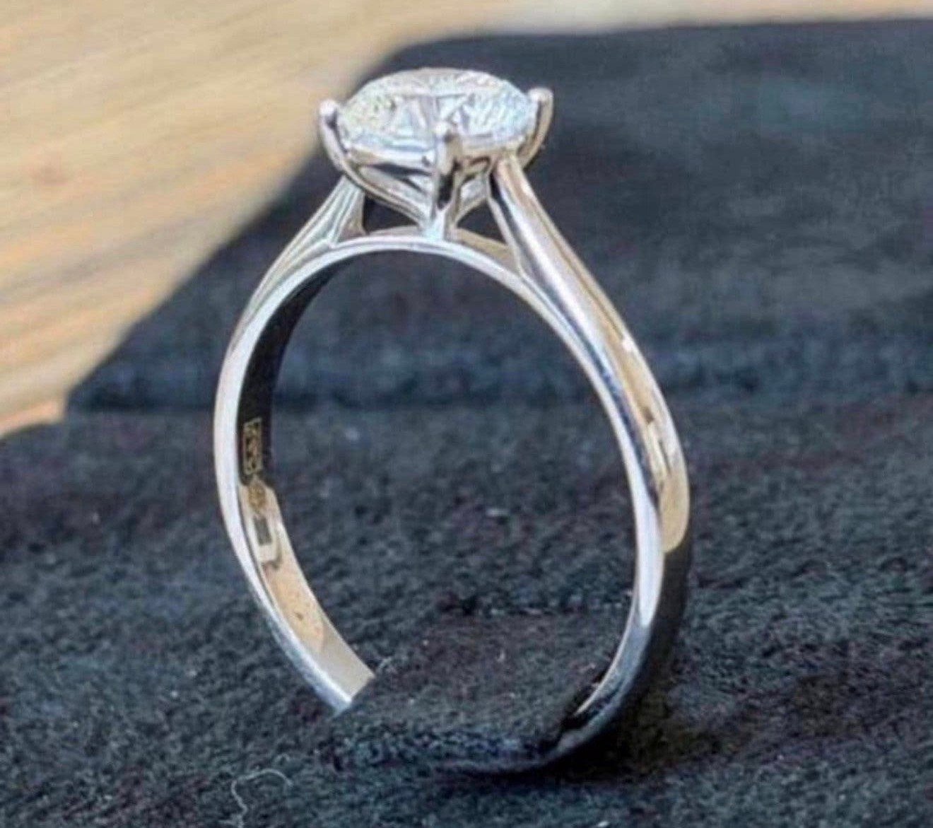 Gouden ring met diamant van 1.05 caraat met IGI certificaat!, Nieuw, Ophalen of Verzenden, 17 tot 18, Met edelsteen