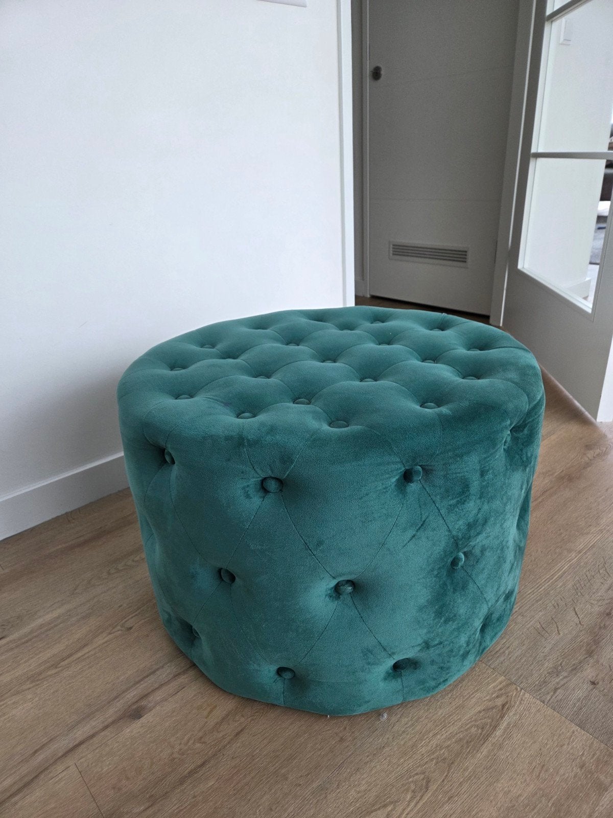 velvet groene poef, Ophalen, Gebruikt, Stof, 50 tot 75 cm
