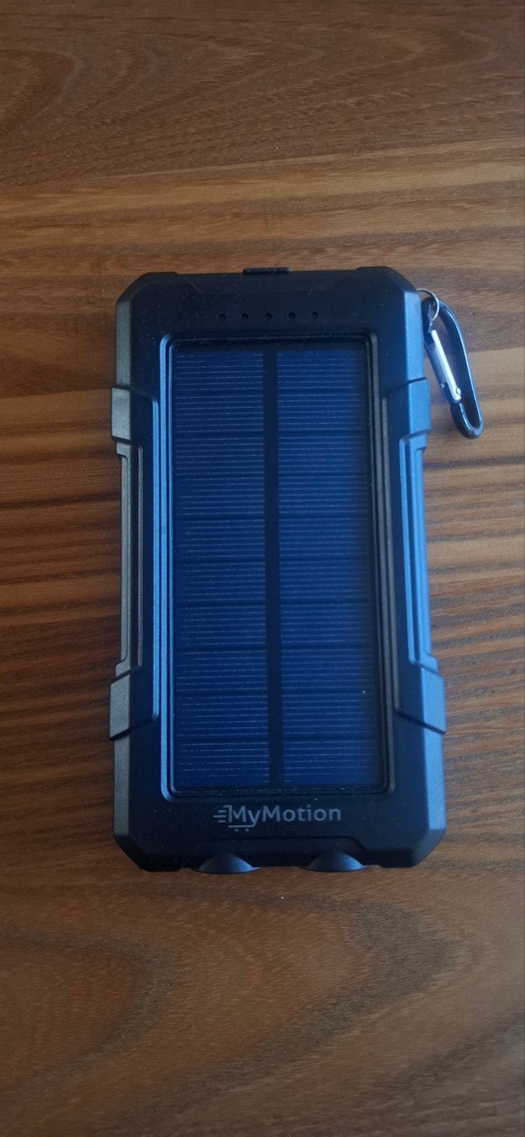 MyMotion Solar Powerbank met zaklamp en karabijnhaak, Telecommunicatie, Powerbanks, Ophalen of Verzenden, Zo goed als nieuw, MyMotion