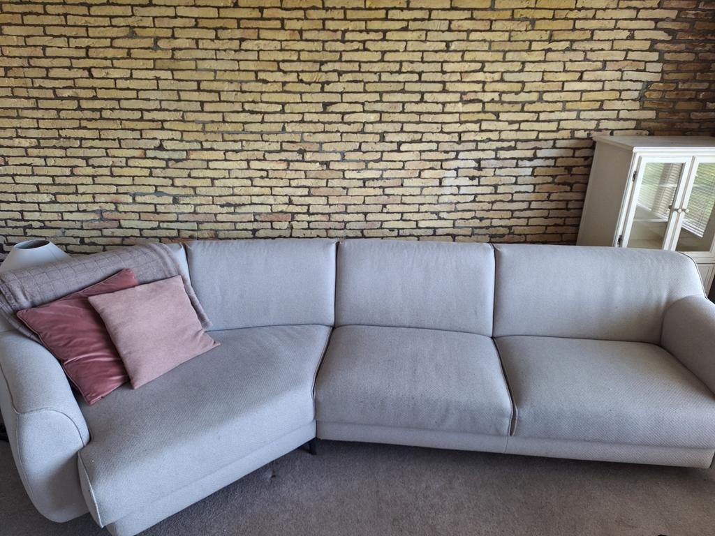 Moderne hoekbank, 2 jaar oud - Ideaal voor uw woonkamer!, Ophalen, Gebruikt, Hoekbank, Stof